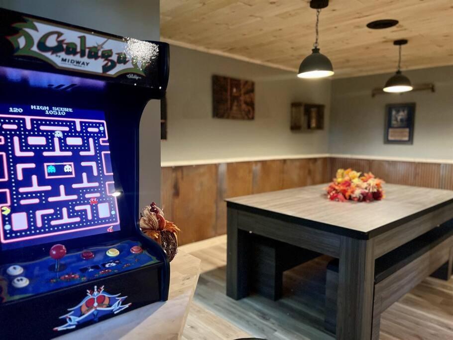 Moonshine Manor-Pets Ok-W/D-Pool Table-Arcade-Hot Tub Βίλα Gatlinburg Εξωτερικό φωτογραφία