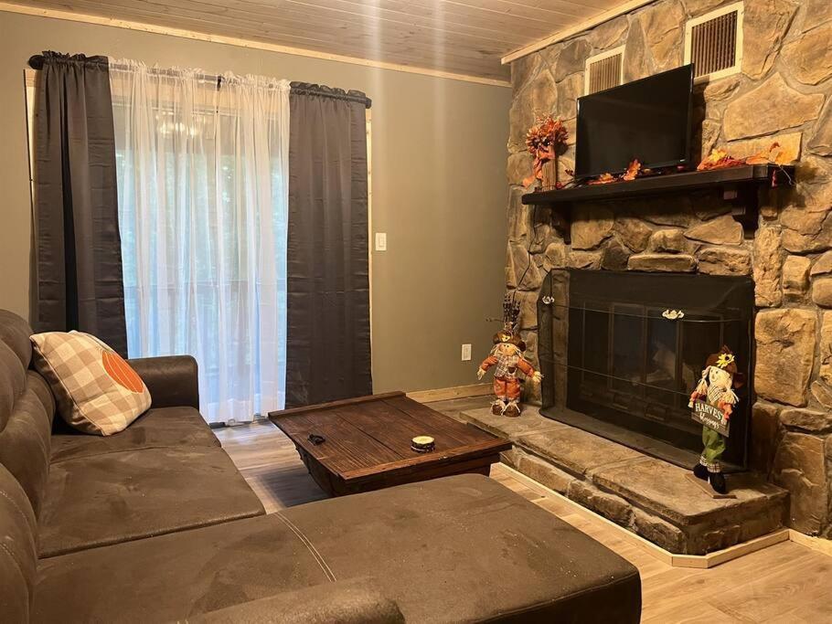 Moonshine Manor-Pets Ok-W/D-Pool Table-Arcade-Hot Tub Βίλα Gatlinburg Εξωτερικό φωτογραφία