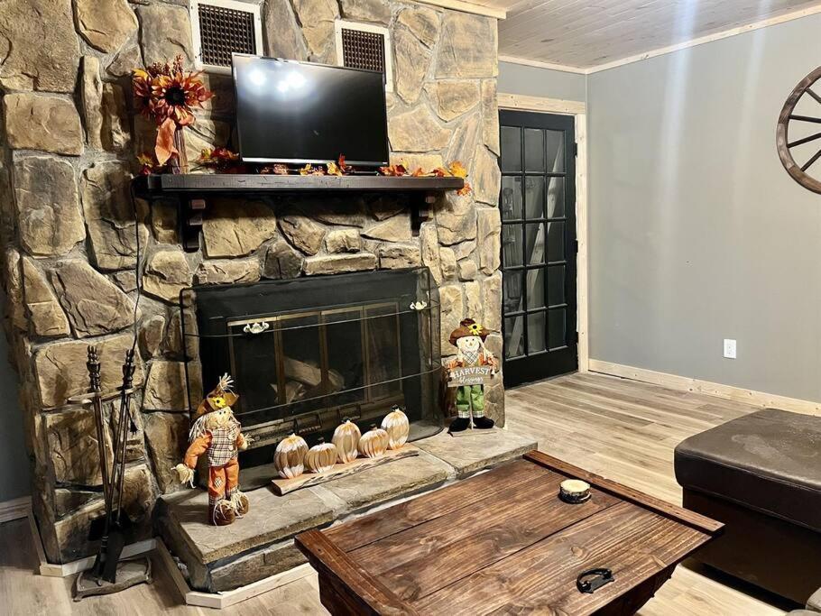 Moonshine Manor-Pets Ok-W/D-Pool Table-Arcade-Hot Tub Βίλα Gatlinburg Εξωτερικό φωτογραφία