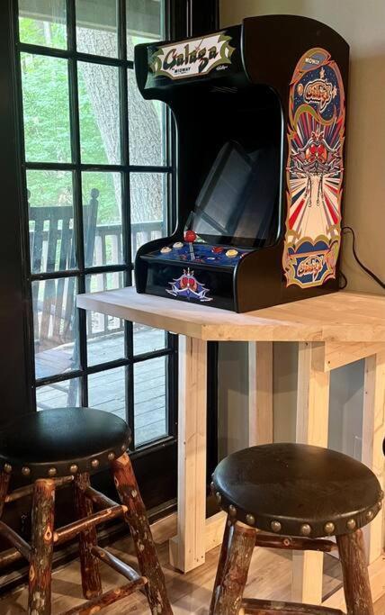 Moonshine Manor-Pets Ok-W/D-Pool Table-Arcade-Hot Tub Βίλα Gatlinburg Εξωτερικό φωτογραφία